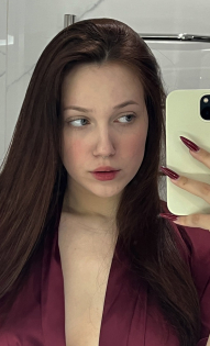 Анна Оларь