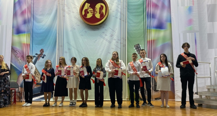 Новочебоксарская музыкальная школа выпустила несколько десятков юных музыкантов