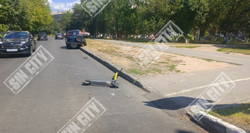 В Новочебоксарске на пешеходном переходе у рощи сбили самокатчика