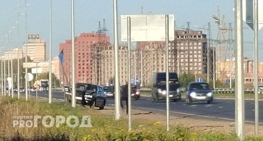 По дороге в Новочебоксарск водитель врезался в столб