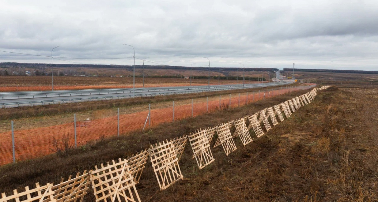 На М12 установят 24 километра защитных щитов от снега