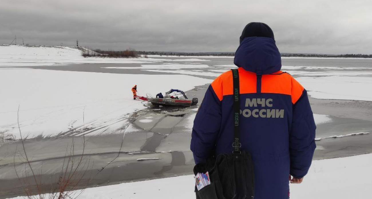 В Новочебоксарске спасатели Чувашии отрабатывали навыки зимнего спасения