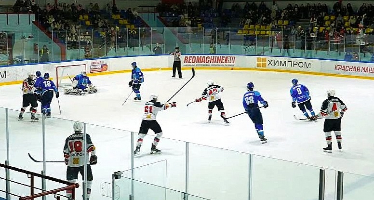 Новочебоксарские хоккеисты одержали четыре победы подряд