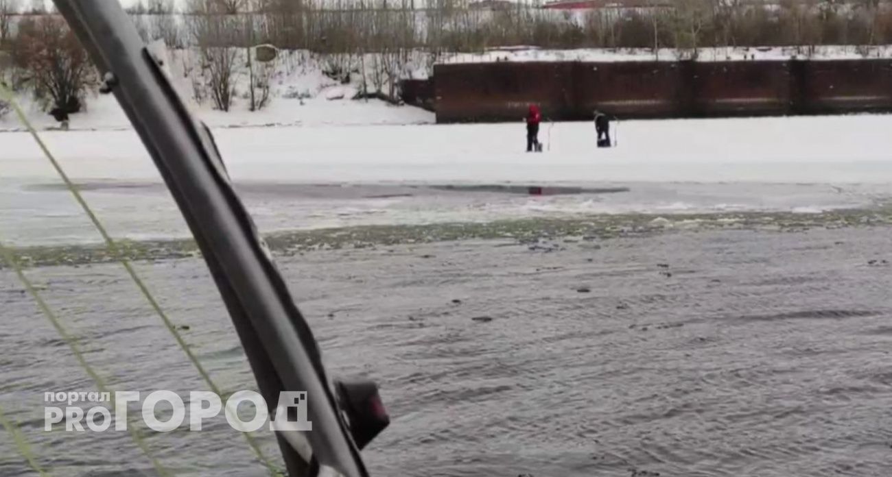 В Новочебоксарске рыбаки подходят к кромке льда: спасатели предупреждают об опасности