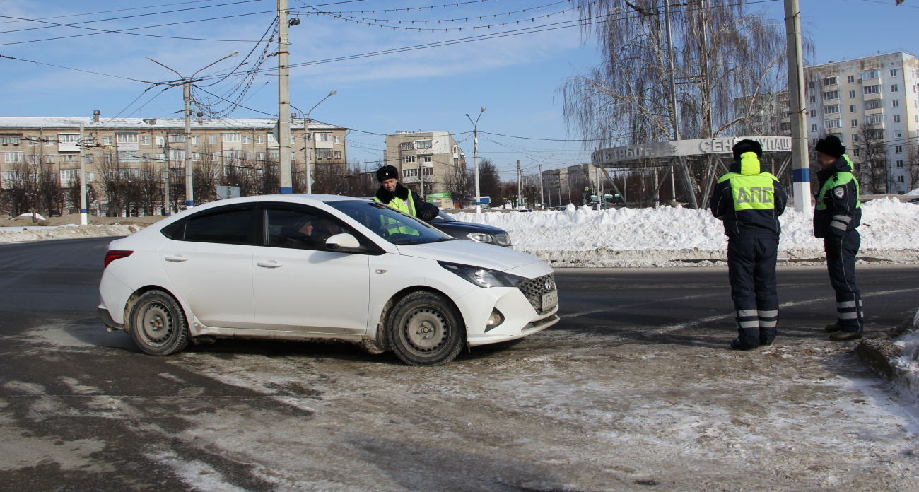 Необычный рейд с подарками: как в Новочебоксарске поздравят мужчин-водителей