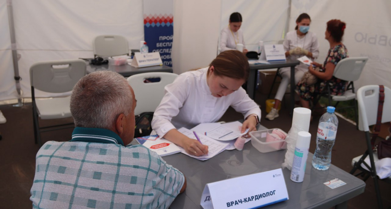 С начала июля более тысячи новочебоксарцев посетили мобильный пункт здоровья 