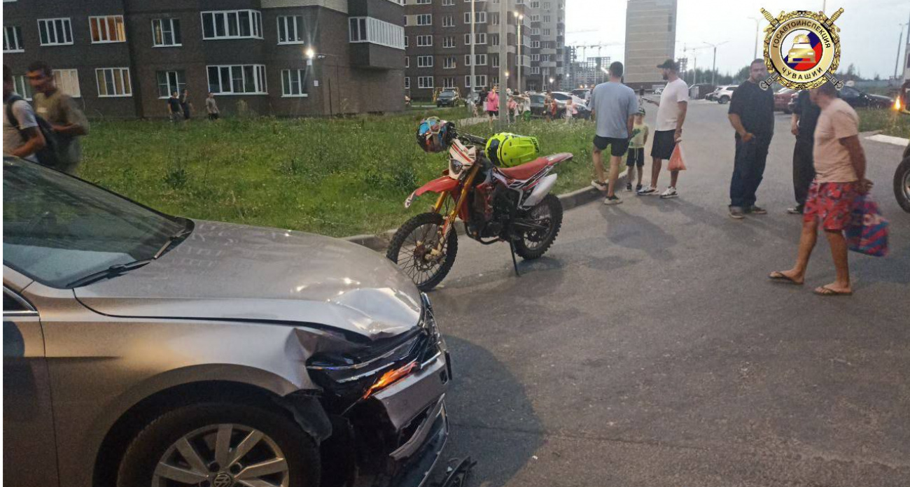 Двое подростков на питбайке получили травмы после столкновения с автомобилем в Новочебоксарске
