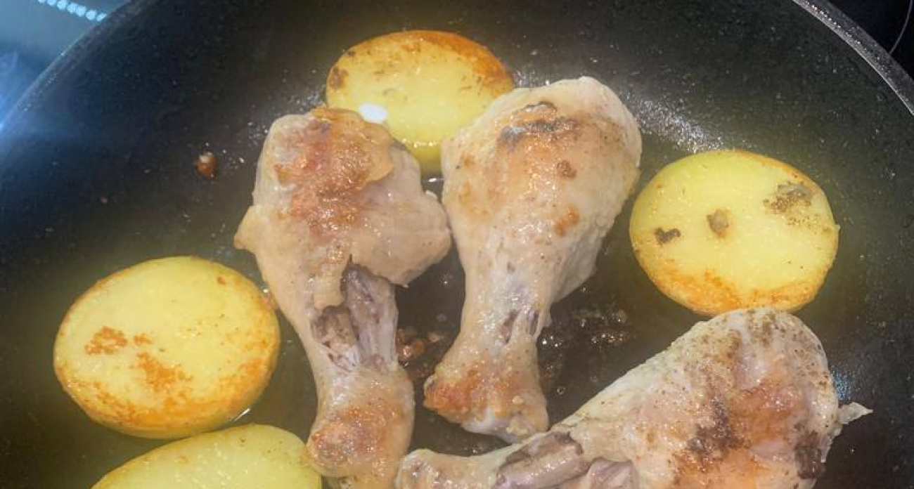 Турецкие повара заливают курицу молоком — повторила их секрет и поразила всех друзей