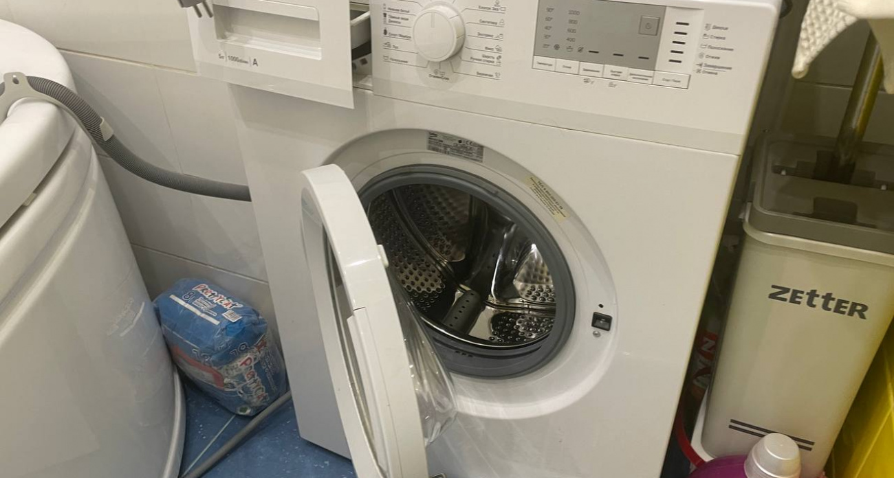 Зажмите 2 кнопки — стиралка сама очистится от грязи, плесени и порошка: секрет вечной службы