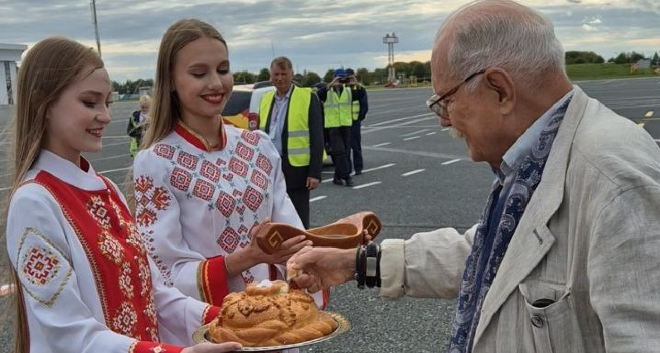 Никита Михалков привез в Чебоксары спектакль-триллер "12"