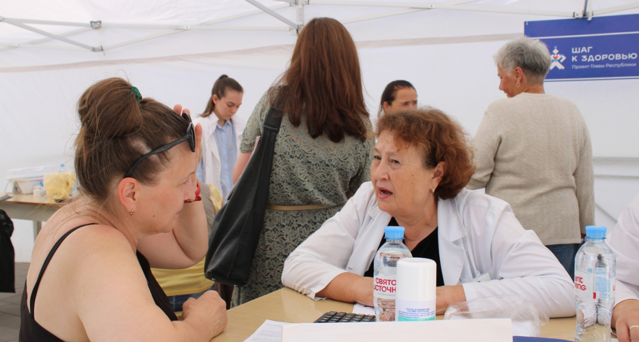 Новочебоксарцы получают консультации медиков прямо во дворах своих домов