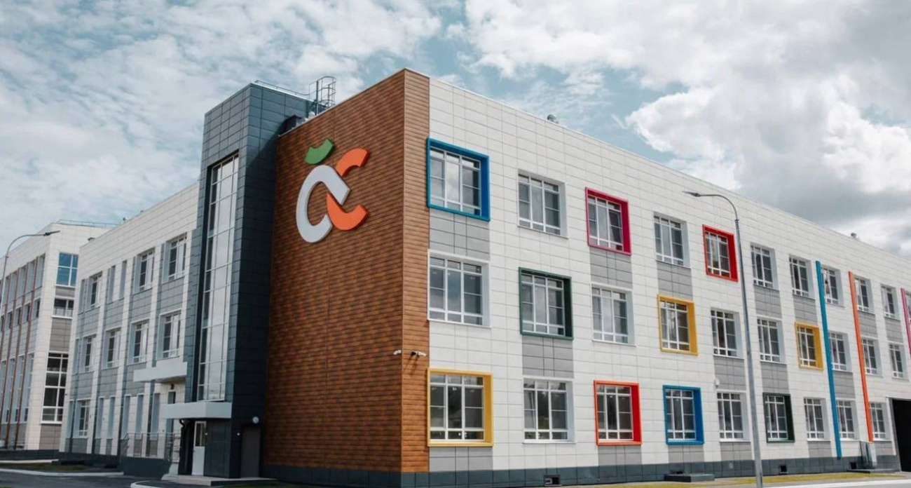 В Чувашии открылись три новые школы стоимостью 6,2 млрд рублей