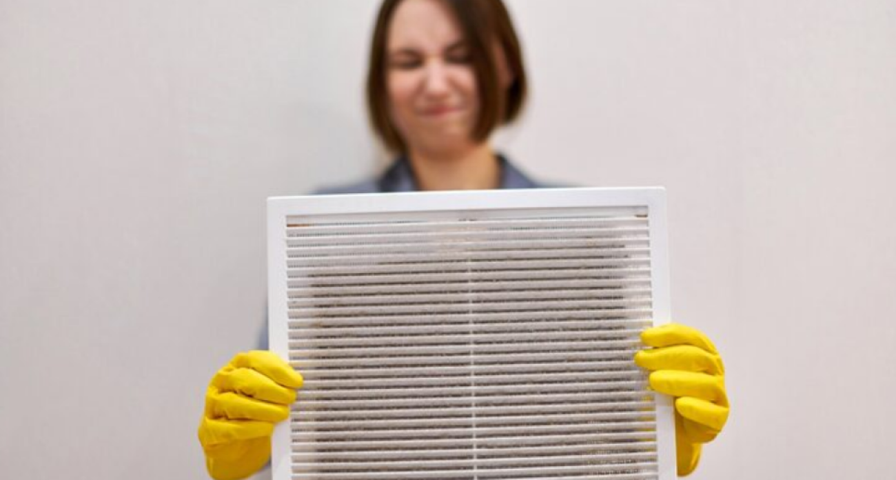 Хозяйки скрывали этот трюк с носками годами: вентиляционные решетки засияют за минуты