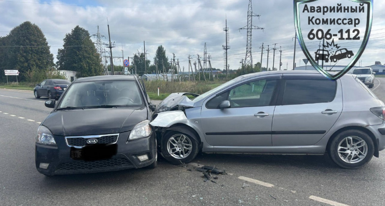 Рядом с Новочебоксарском столкнулись две легковушки