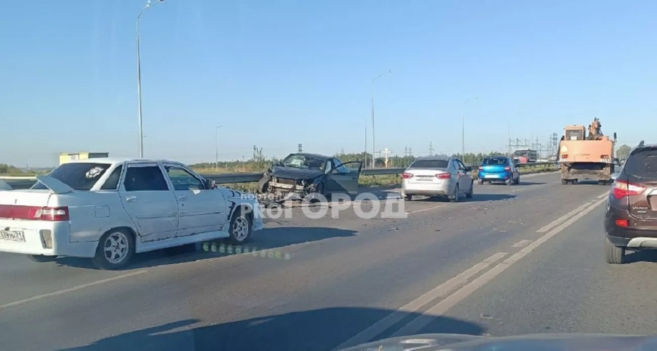 ДТП на выезде и штраф за езду по тротуару: главные новости за 16 сентября в Новочебоксарске