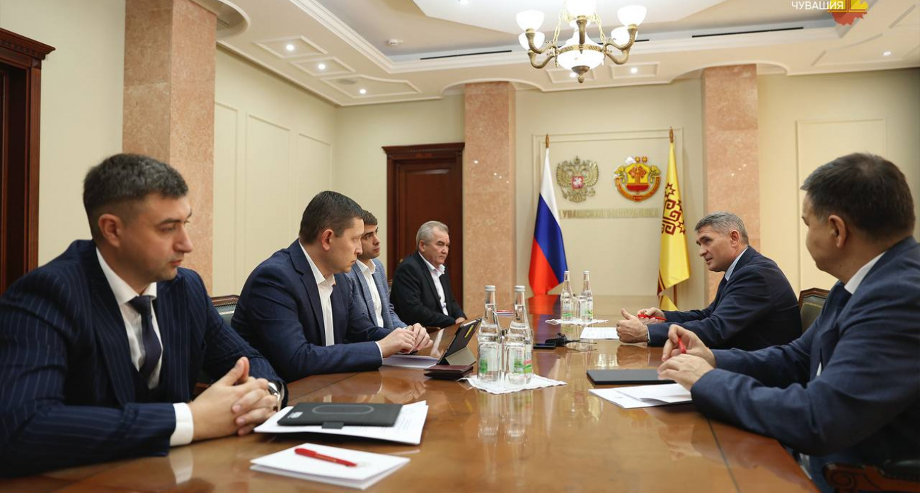 Глава Чувашии встретился с бывшими соперниками по выборам
