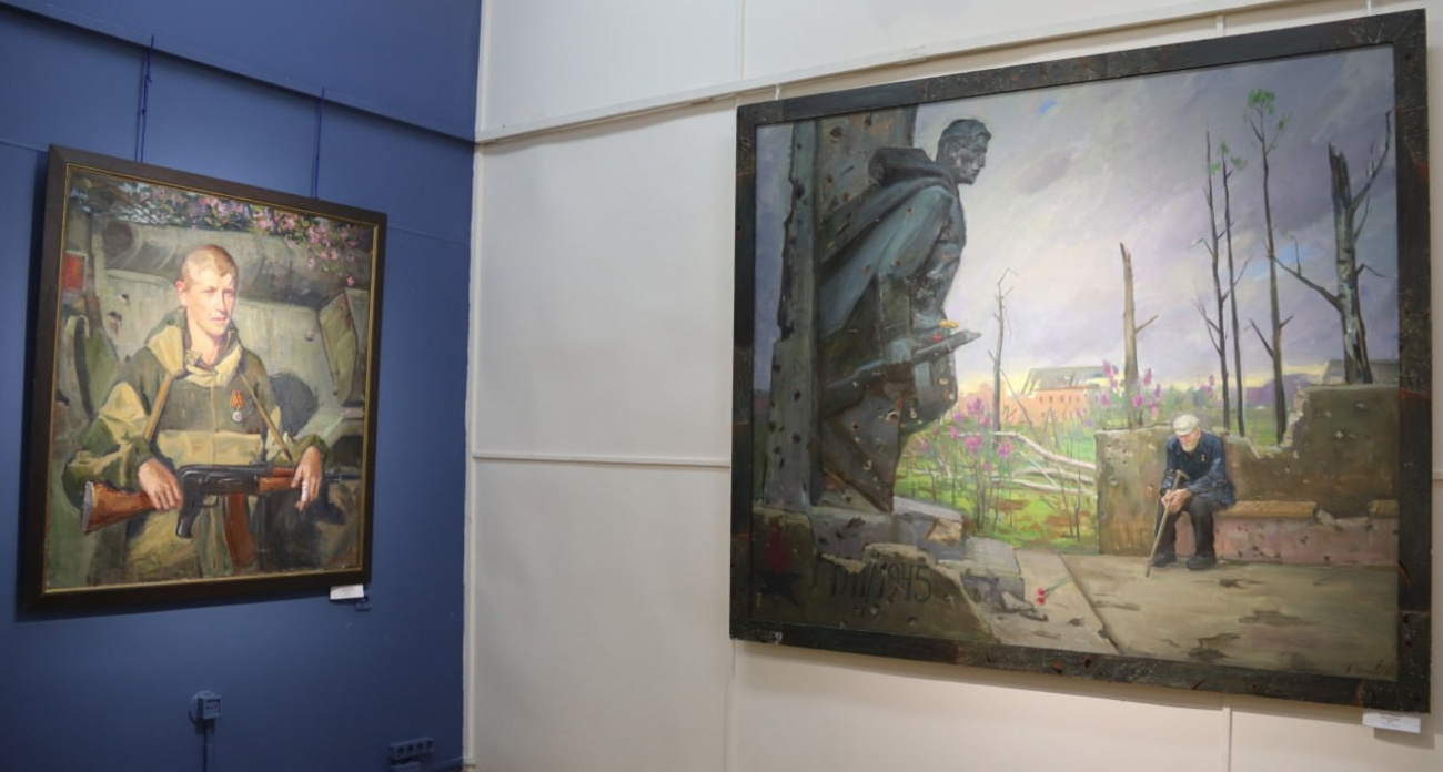 «Память сердца»: в Новочебоксарске открылась выставка о мужестве жителей Донбасса