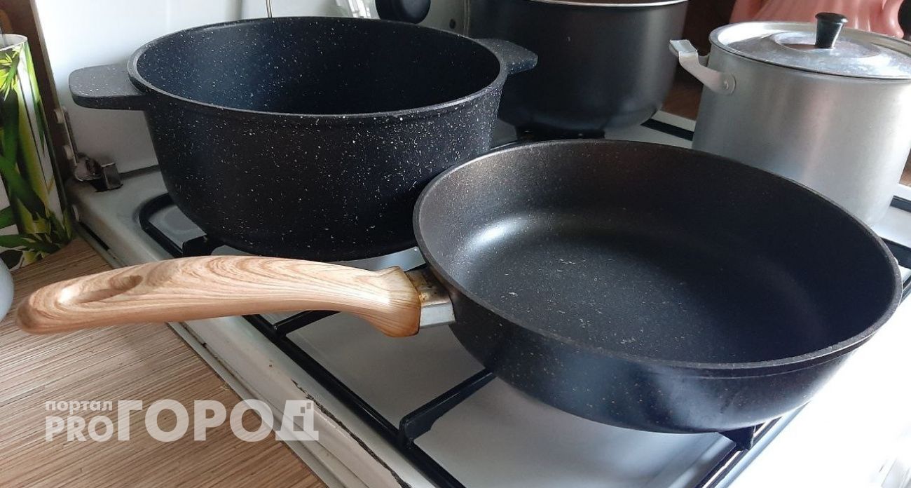Бабушкин секрет сработал: сковорода с вековым нагаром сияет как новая