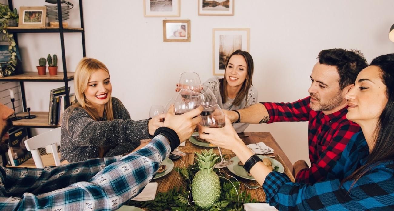 Друг детства приехал в гости с пустыми руками — что произошло дальше, изменило всё