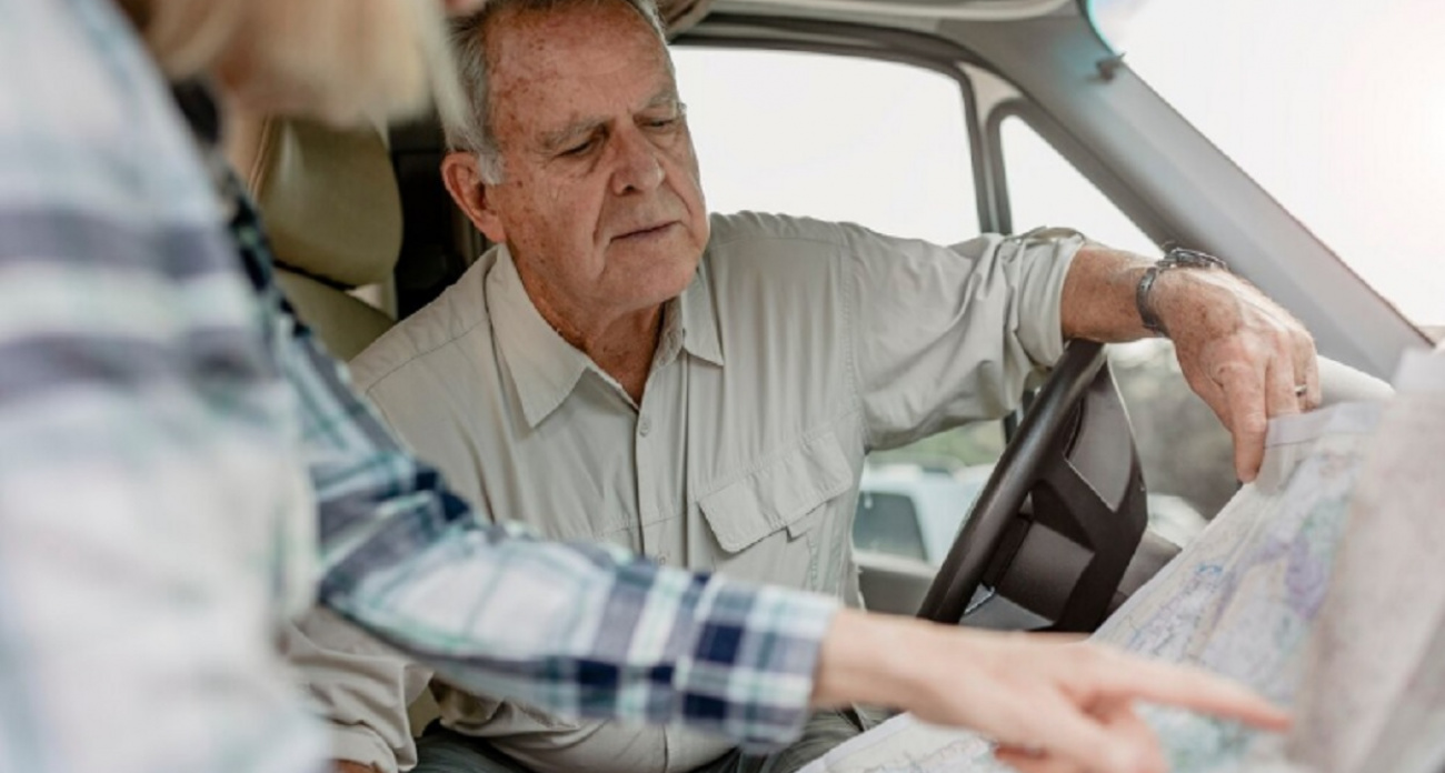 В России нет возрастного предела для водителей: что проверяют после 60 лет и как сохранить права навсегда