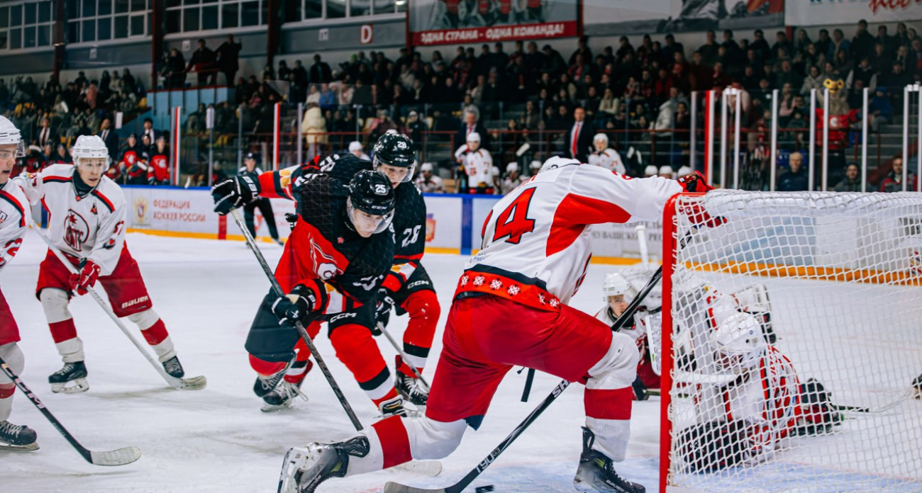 ХК "Сокол" сыграл вторую игру с соперниками из Глазова: как прошел матч