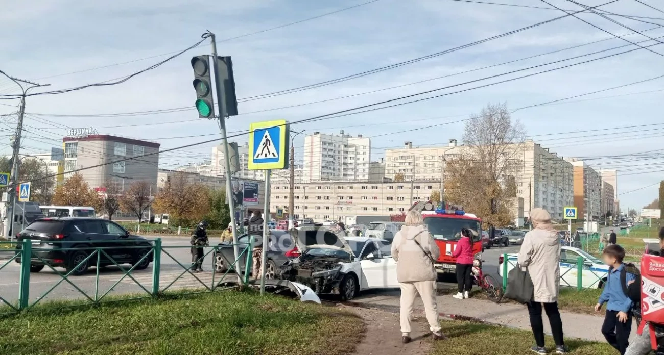 ДТП на перекрестке и юбилейный сезон "Сокола": главные новости за 10 октября в Новочебоксарске