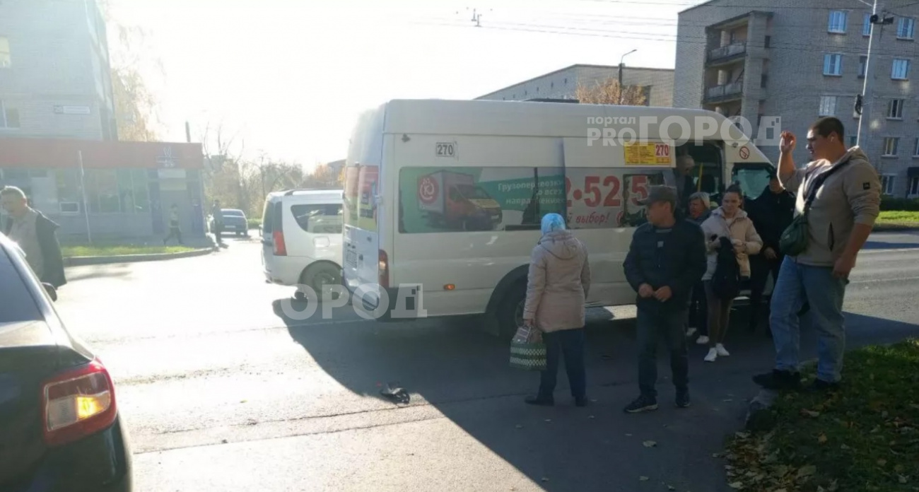 В Новочебоксарске произошло ДТП с участием маршрутки № 270