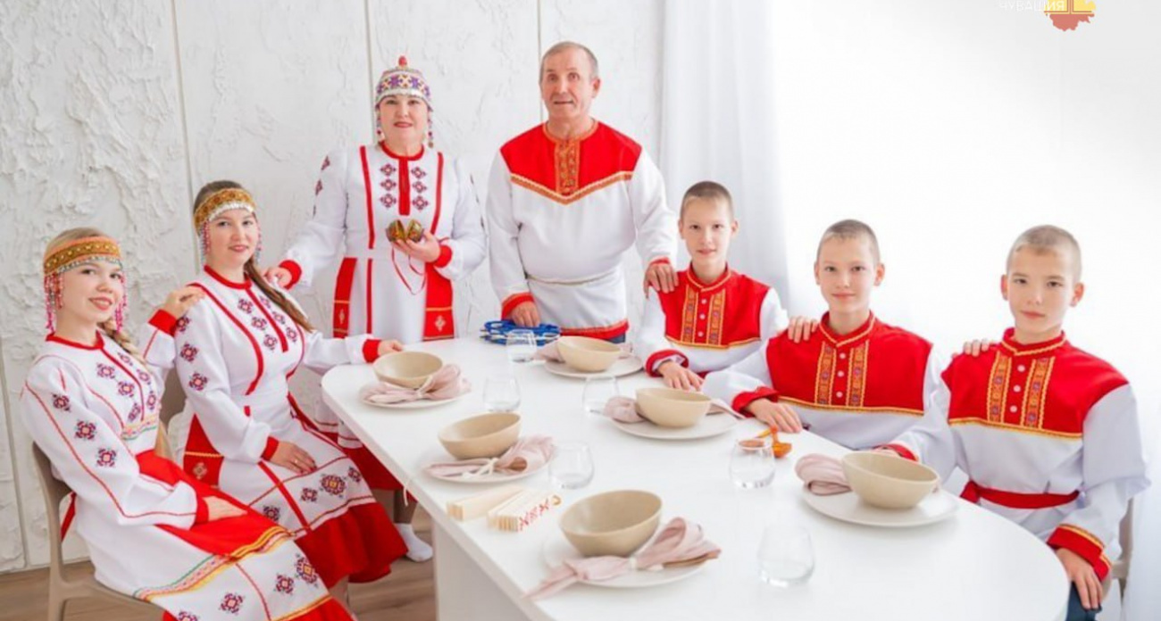 Семья Тихоновых из Чувашии победила во Всероссийском конкурсе "Семья года — 2025"