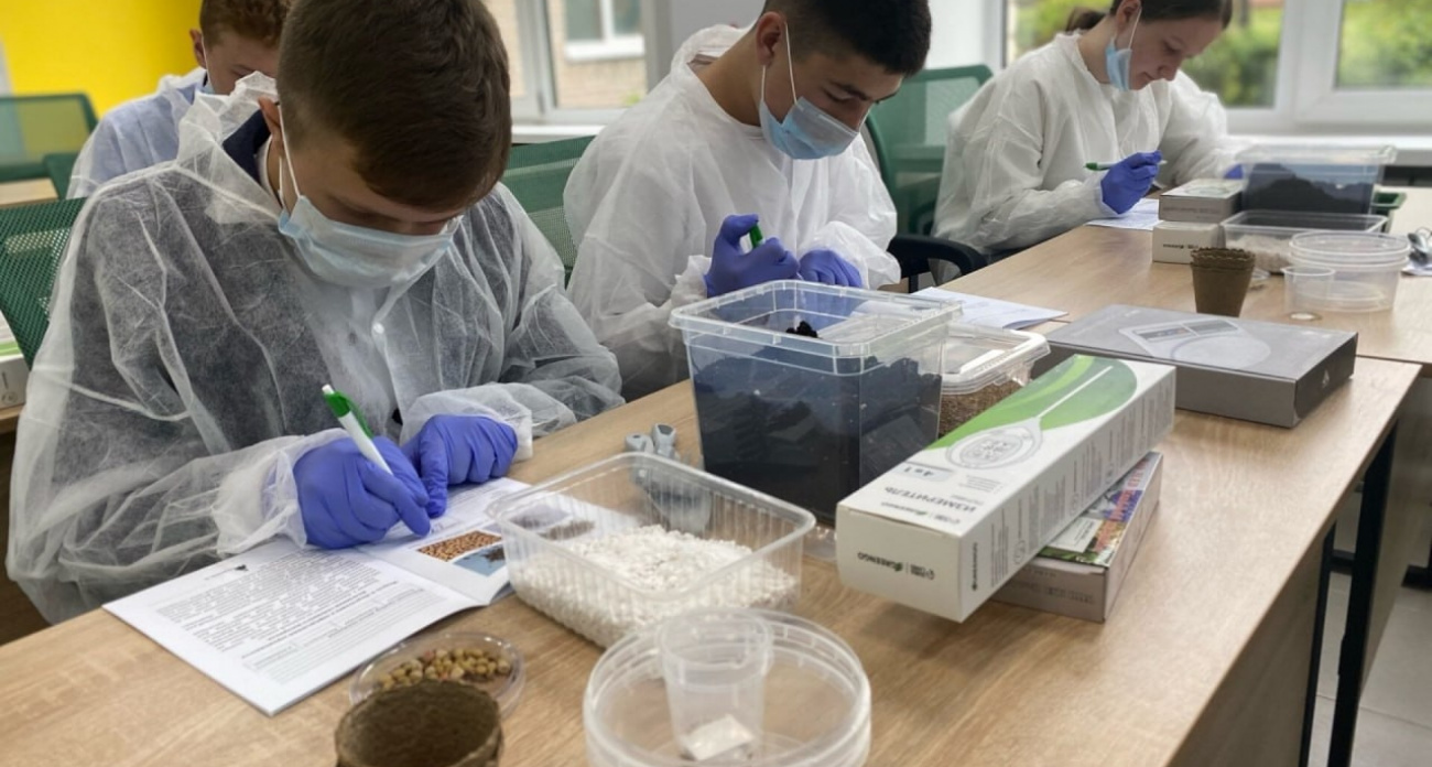 В Чувашии открыто 9 тысяч вакансий со средней зарплатой 40 тысяч рублей