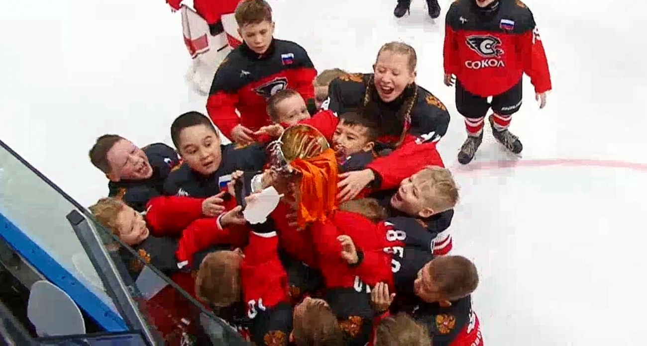 Юные хоккеисты из Новочебоксарска взяли новый кубок