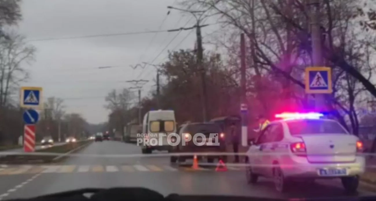 Новочебоксарск: ДТП на пешеходном переходе и отмена матчей ХК "Сокол" - главные новости за 30 октября