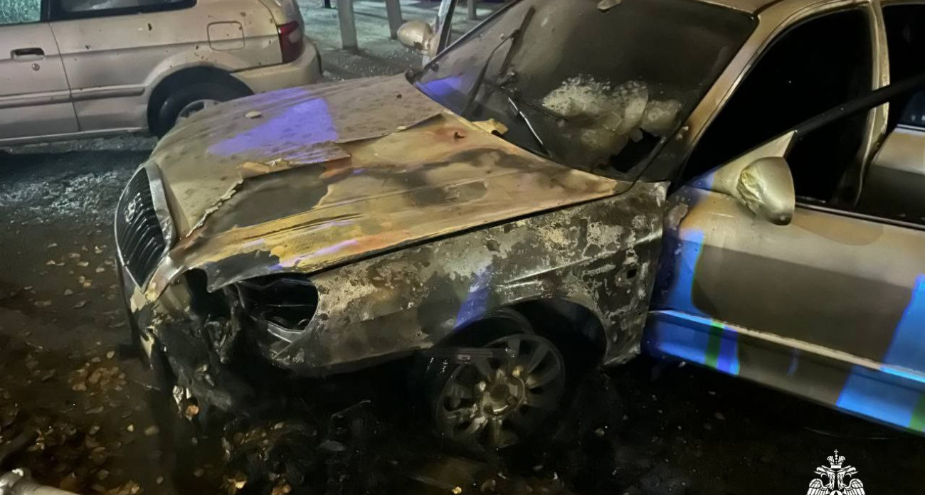 На парковке в Новочебоксарске вспыхнул автомобиль Hyundai Sonata