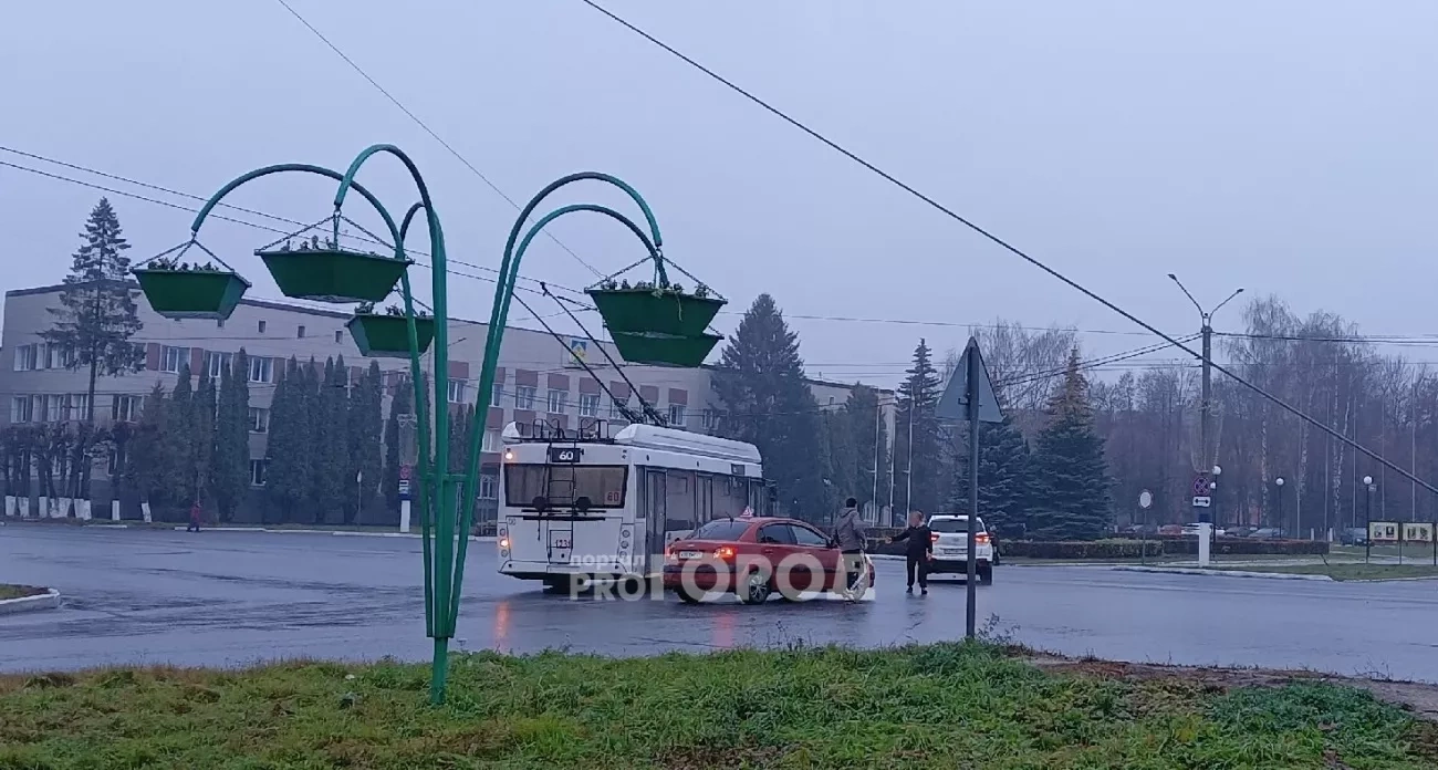 ДТП с учебной машиной и выступление в шоу "Сто к одному": главные новости Новочебоксарска за 13 ноября