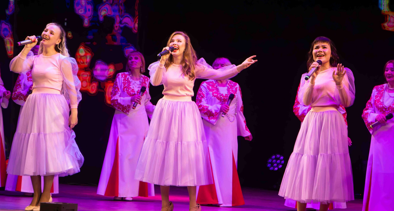 В Новочебоксарске прошел концерт с участием десятка коллективов