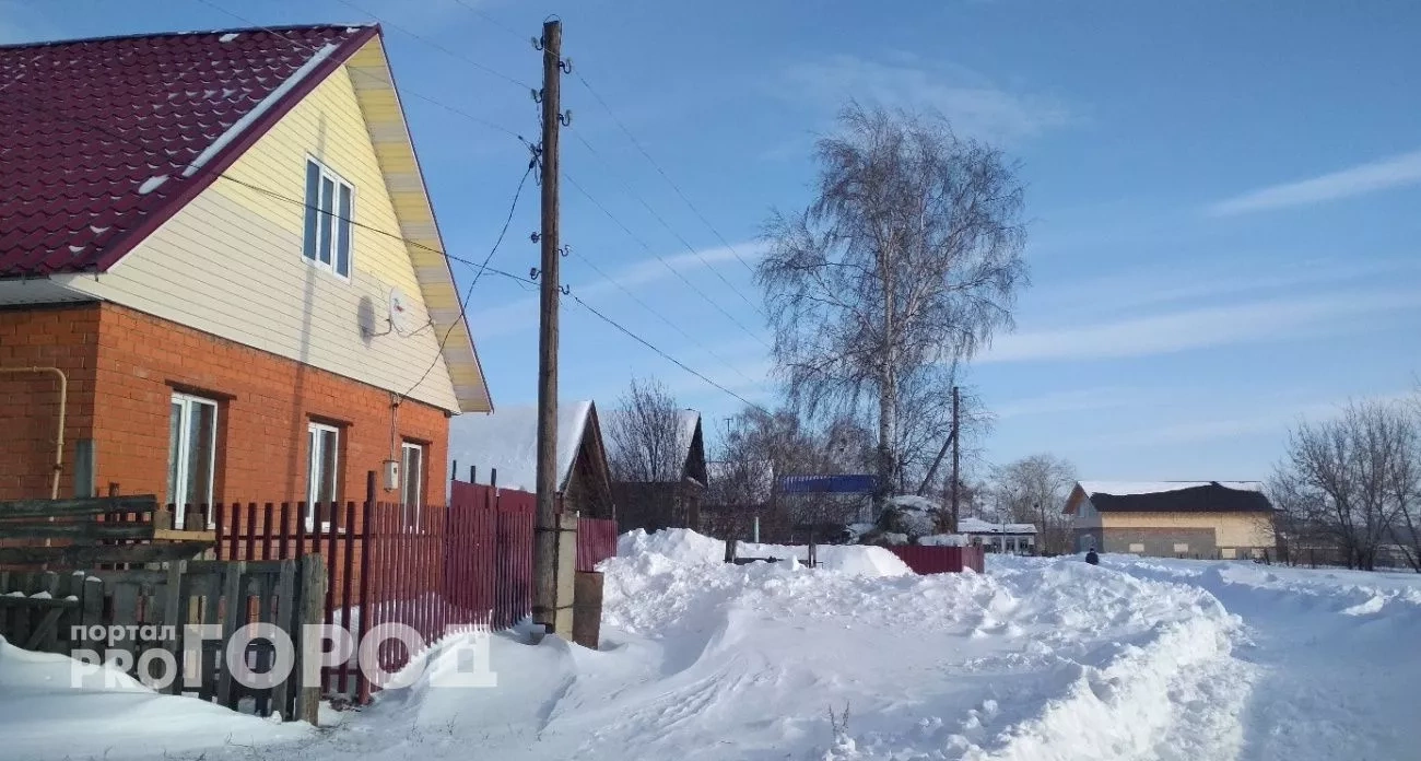 Уральцы отказываются от газа и топят дома по-старому: экономия оказалась существенной