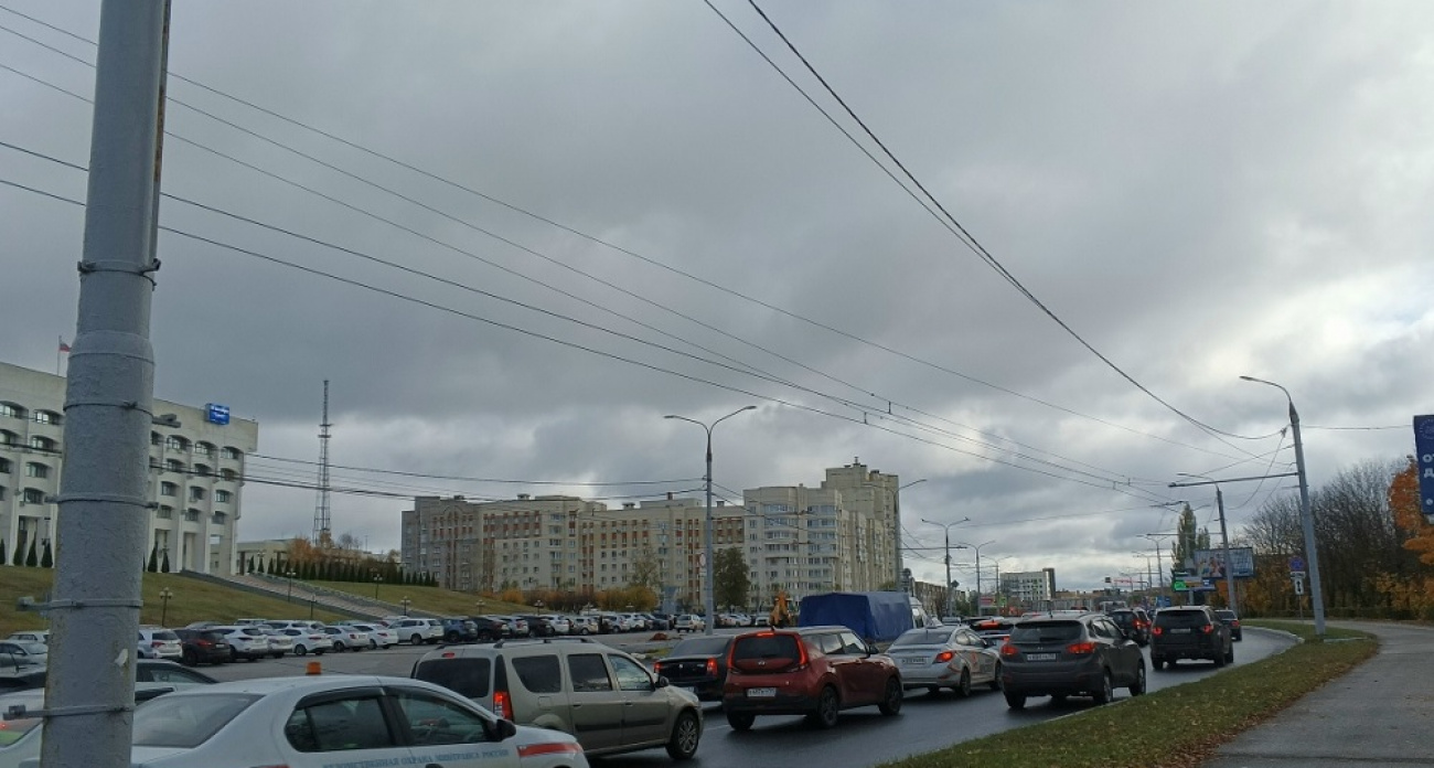 7 дорожных ситуаций, в которых права теряют даже опытные водители: как себя обезопасить