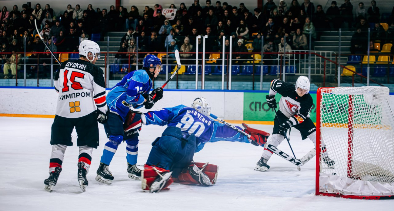 В напряженном выездном матче "Сокол" уступил сопернику