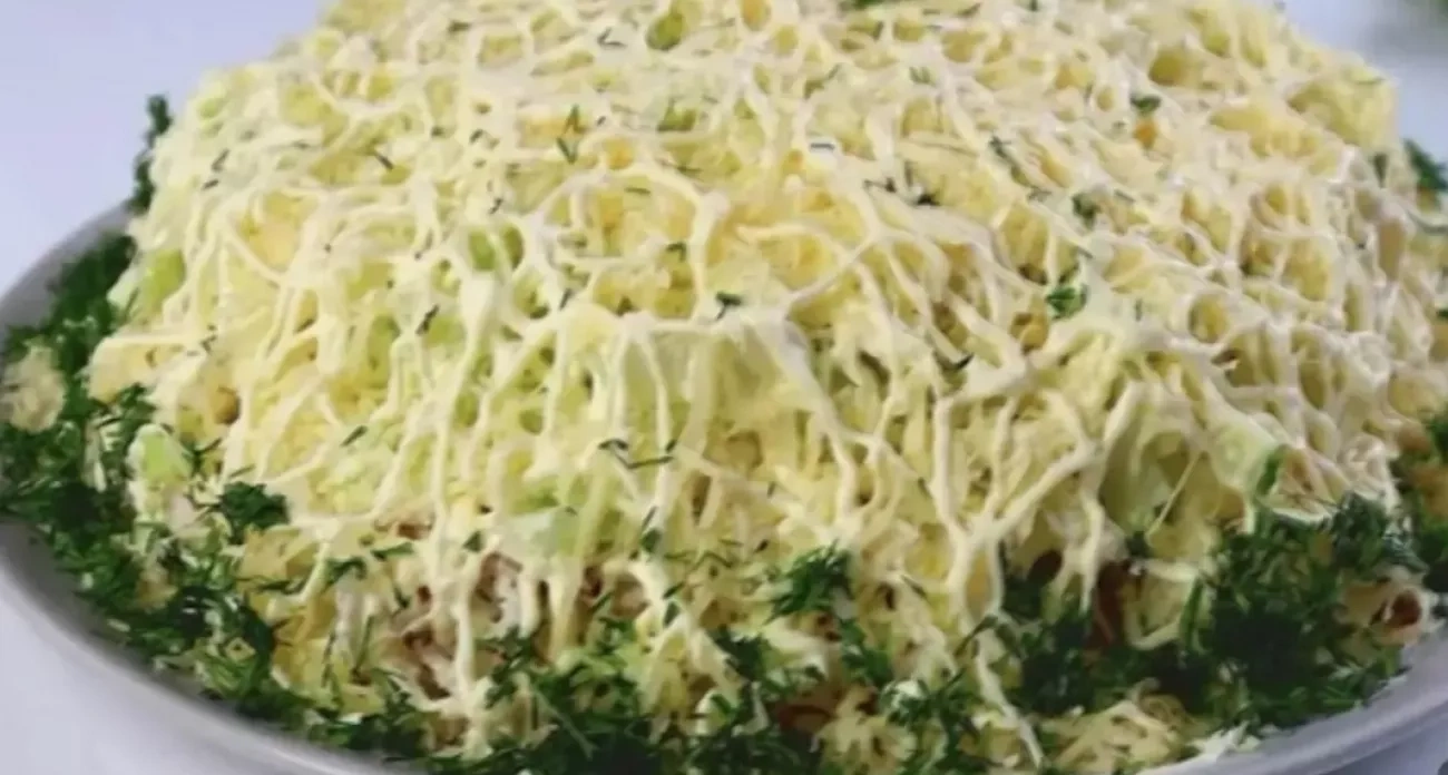 Салат Лунная грива покорит новогодний стол: символ года оценит рецепт и принесет удачу на все 12 месяцев 2026