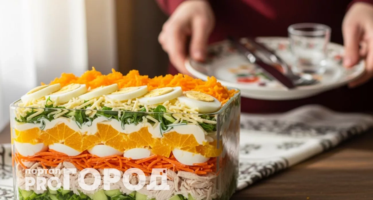 Салат с секретом внутри, который все будут просить повторить на праздничном столе 2026