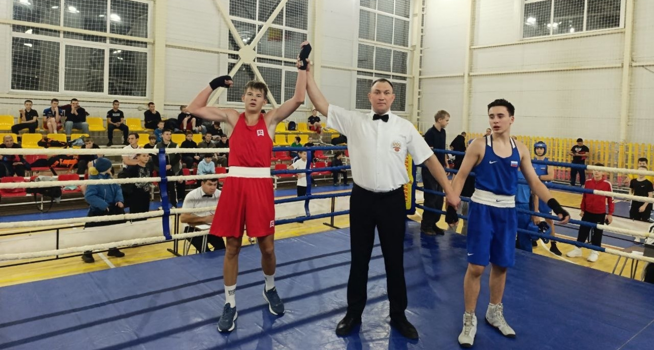 Воспитанники новочебоксарской спортшколы со множеством наград вернулись с турнира по боксу