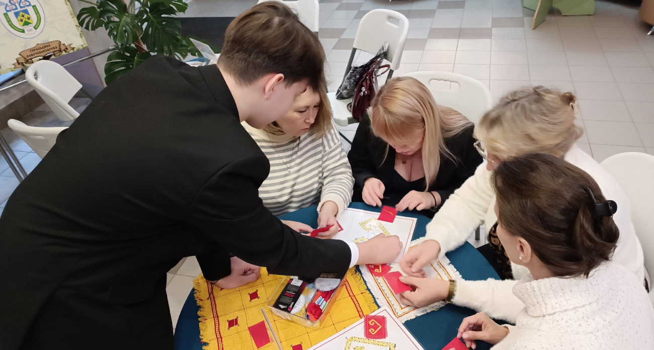 В Новочебоксарске отметили День чувашской вышивки: от конкурса рисунков до мастер-класса по вышивке