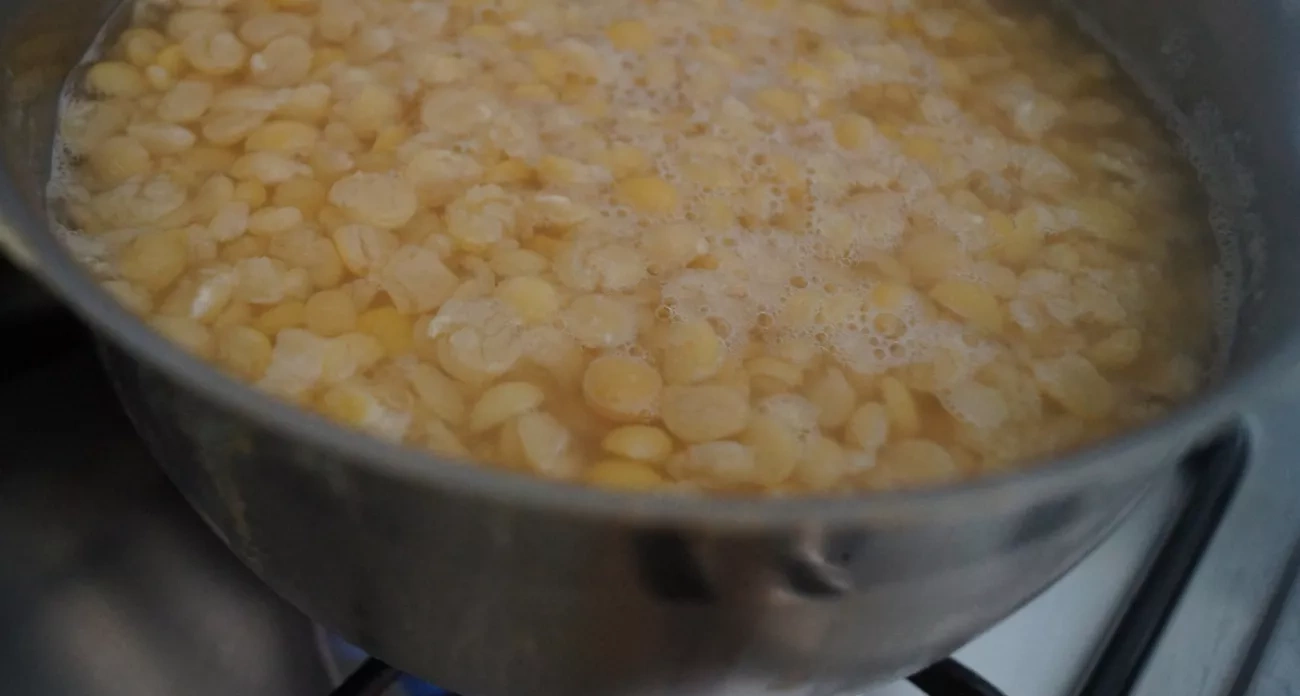 Знаменитый кулинар поделился трюком для идеального гороха: всего 20 минут и нежное пюре на столе