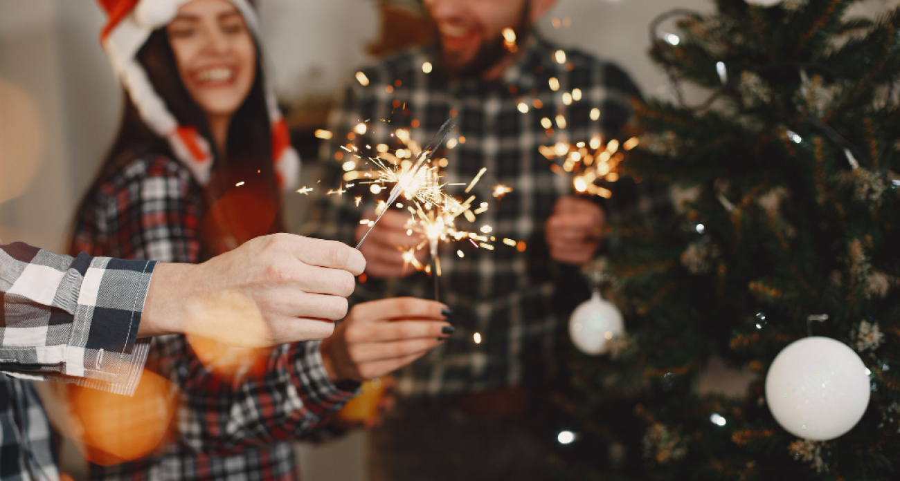 Какие цвета одежды на Новый год 2026 привлекут беду: советы стилистов о трех оттенках, которые лучше избежать