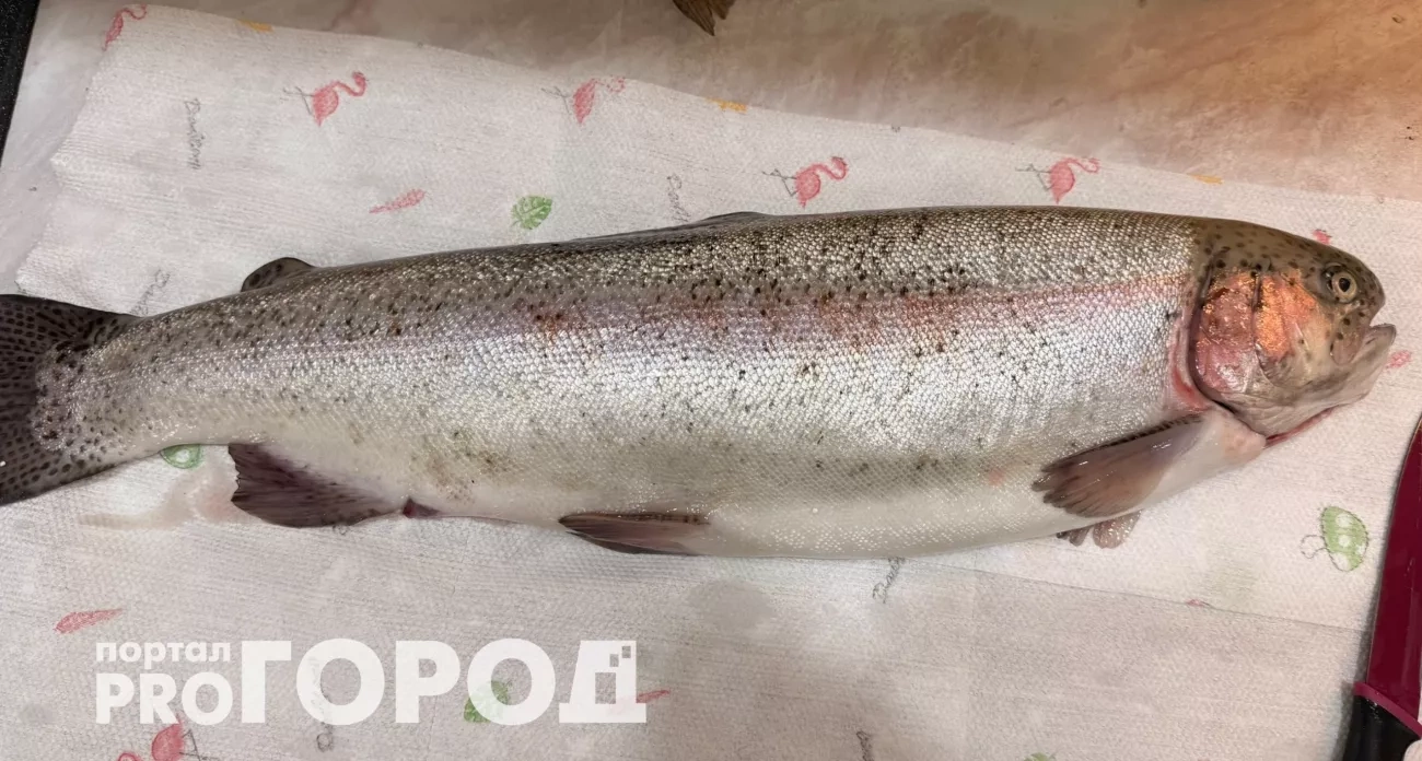 Чищу любую рыбу голыми руками без ножа и кипятка: ни чешуи на столе, ни грязи на кухне