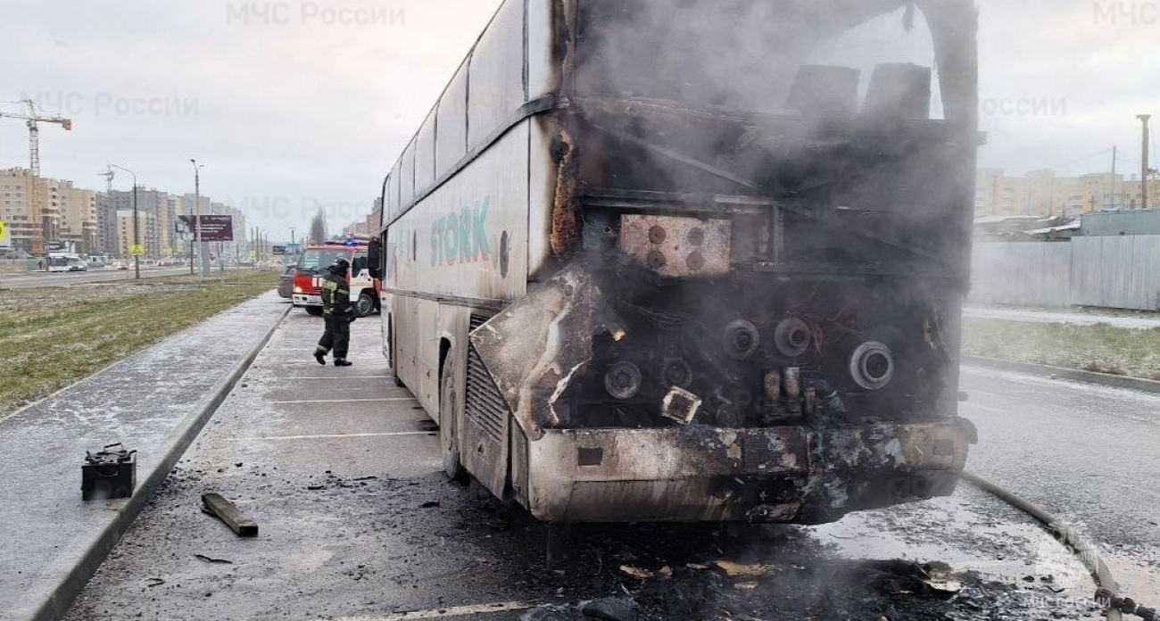 В Новочебоксарске сгорел междугородний автобус