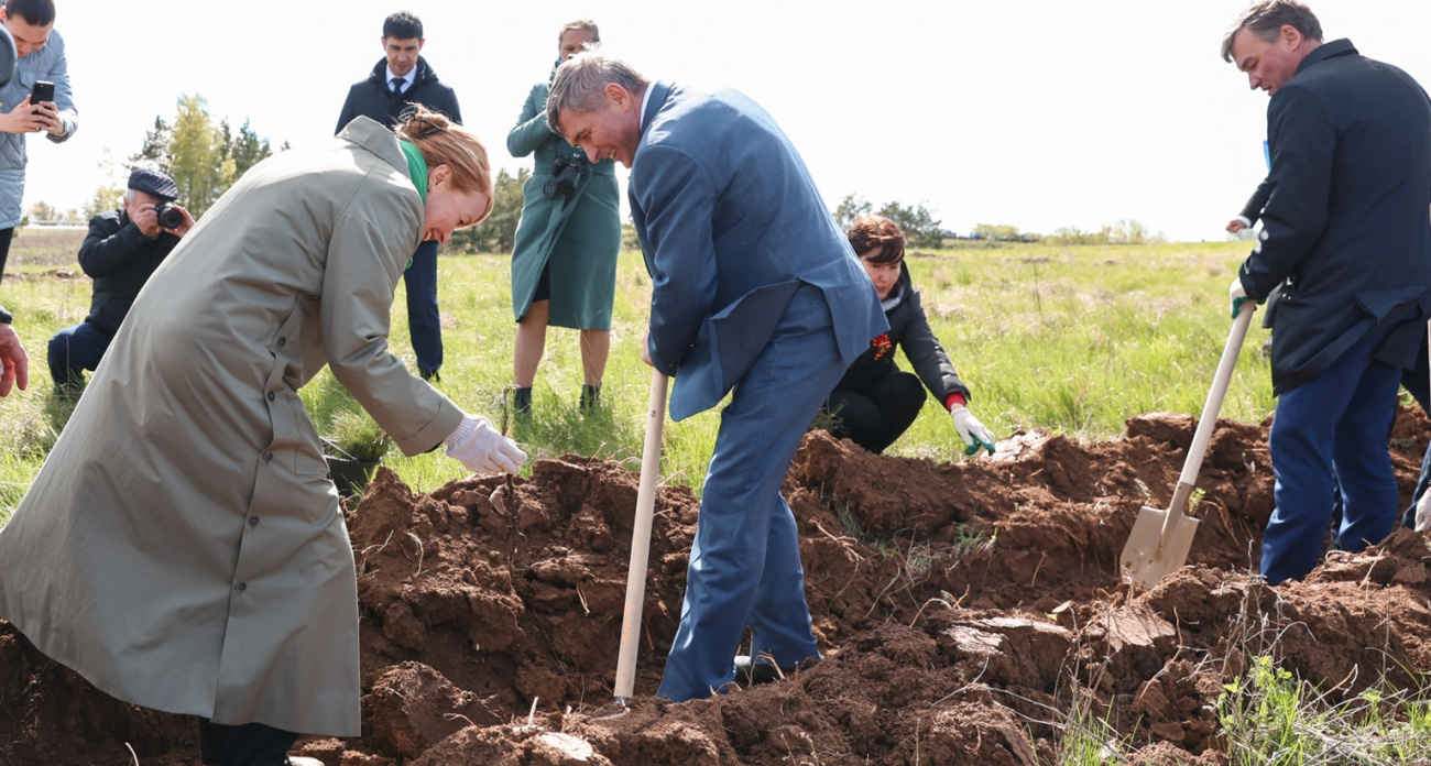 Глава Чувашии Олег Николаев отмечает 56-летие