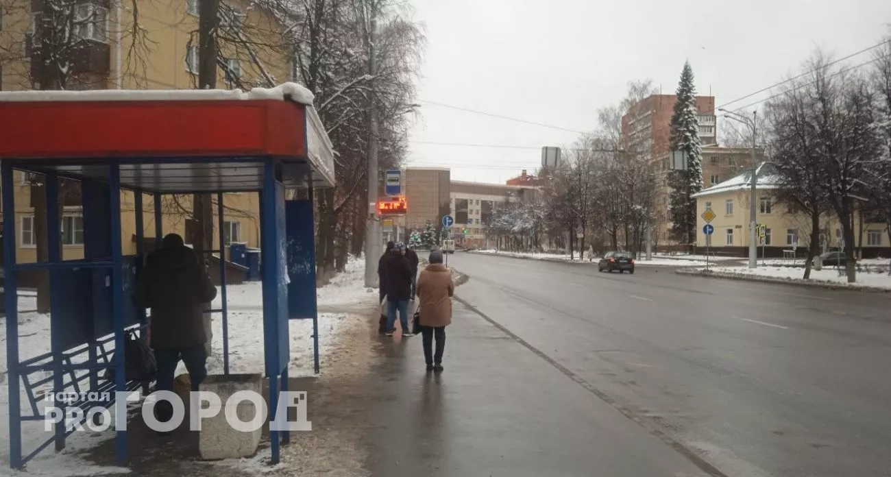 Имеет ли водитель право припарковаться на автобусной остановке для высадки пассажира: разъяснение главного инспектора ГАИ