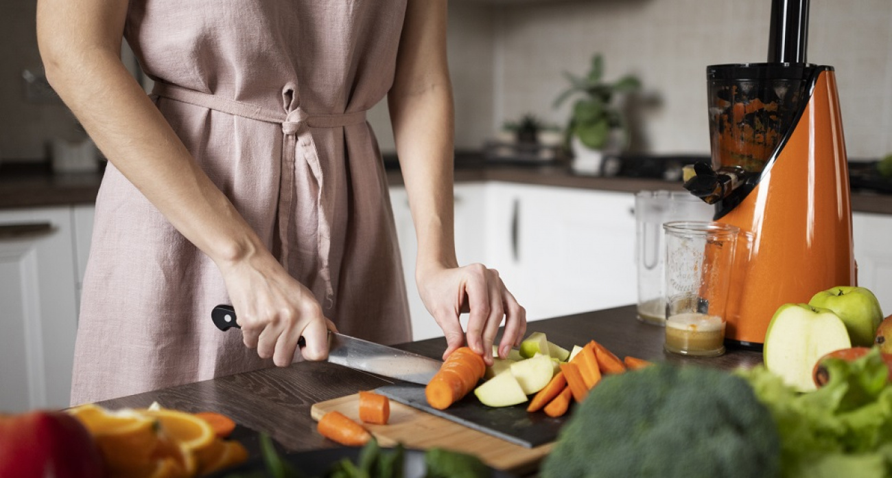 Праздничная утка с айвой и брусникой - изысканная альтернатива традиционным новогодним блюдам