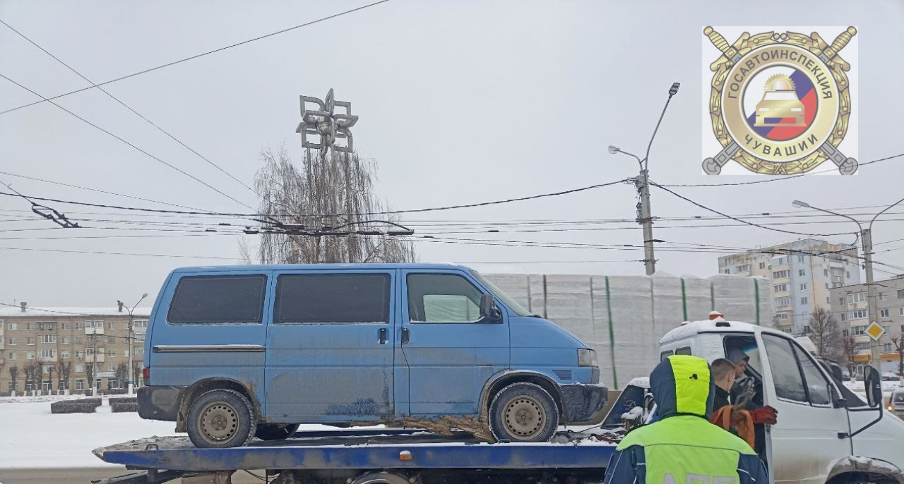 В Новочебоксарске в потоке вычислили водителя микроавтобуса, уже лишенного прав