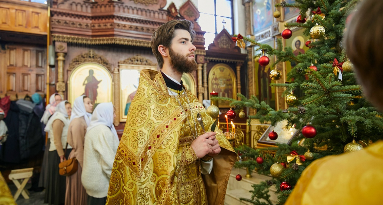 Священник объяснил, можно ли православным праздновать Новый год